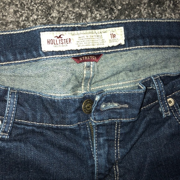 Dark Wash Hollister Jeans - Picture 5 of 5